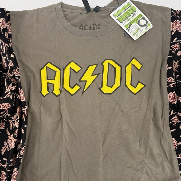 AC/DC Cropped Boho Concert Band Tee Bell Sleeves Rock One Of A Kind - Picture 3 of 4